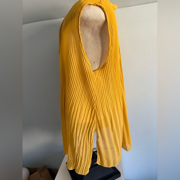 New Look Yellow Crimped Sheer Blouse Tank 2x - Picture 7 of 8